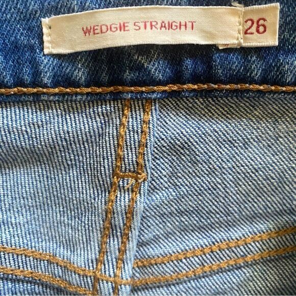 Like New Levi’s | Wedgie Straight Jeans, Size 26 - Picture 10 of 12